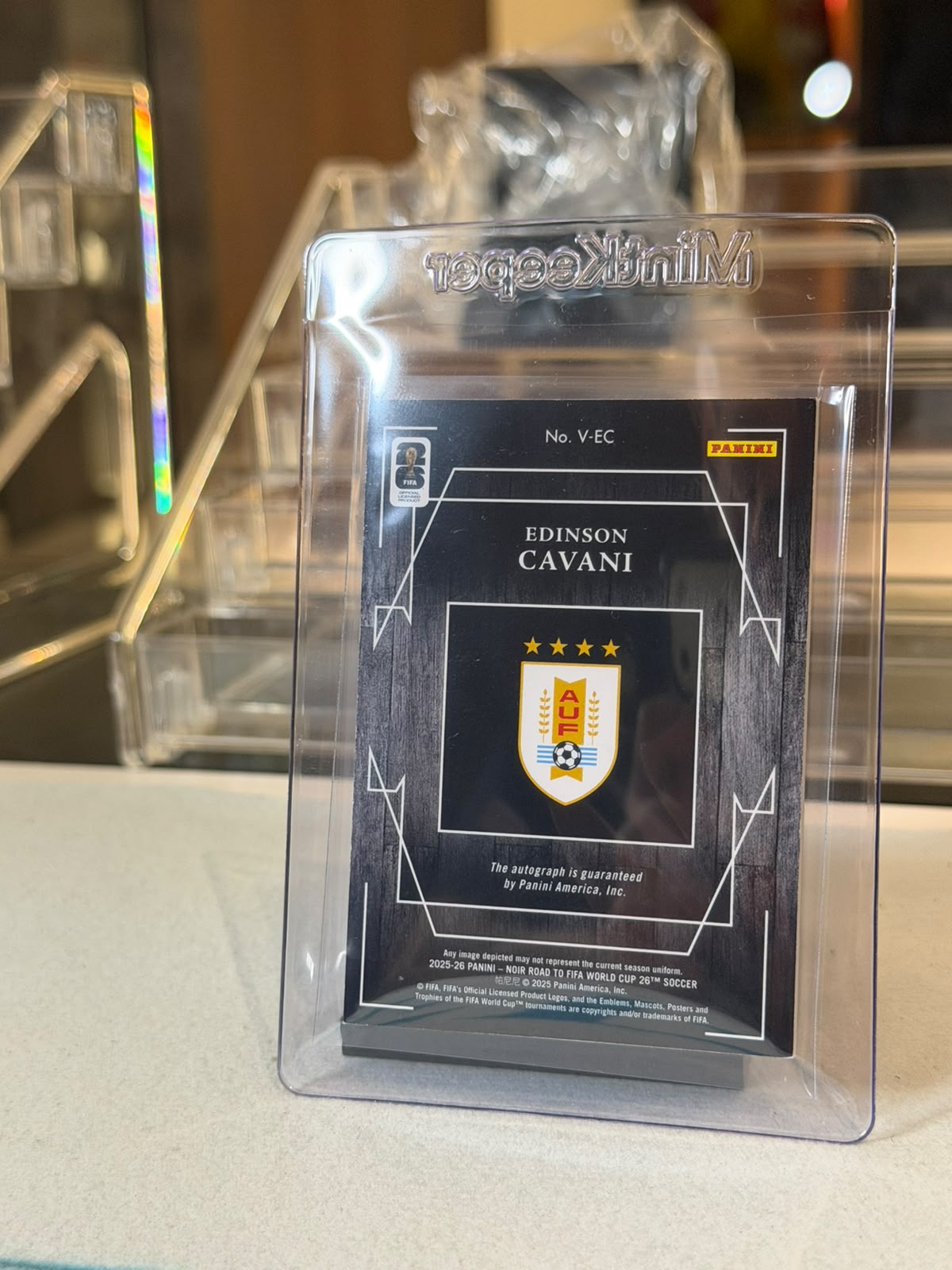Edinson Cavani Uruguay Panini Noir Spotlight Signatures autograph card image 2