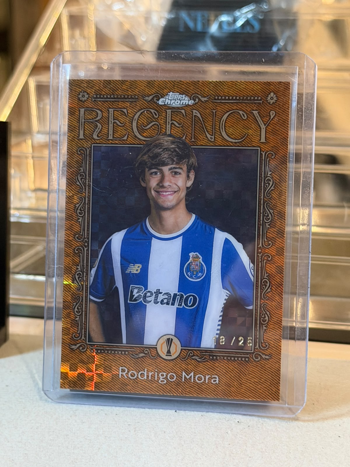 Rodrigo Mora - 2026 Topps Chrome UEFA Europa League Regency RC-19 18/25 - Front