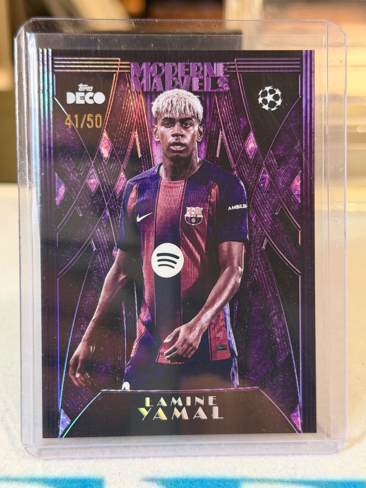 Lamine Yamal 41/50 Moderne Marvels insert – Topps Deco UEFA Club Competitions 2024/25 – FC Barcelona trading card, front
