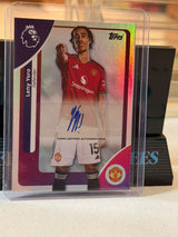 Leny Yoro Base Autograph Variation Manchester United trading card, front