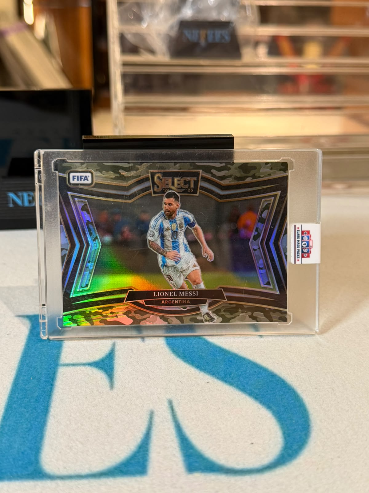 Lionel Messi 033/135 – Argentina trading card, front