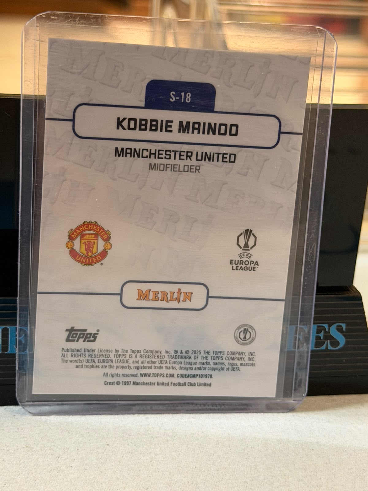 Kobbie Mainoo The Shiny Insert (S-18) Manchester United trading card, back