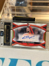 Bruno Fernandes Manchester United 2025/26 Topps Palatial Stretford End Ovation Autograph red parallel card #SE-BF 5/5 front