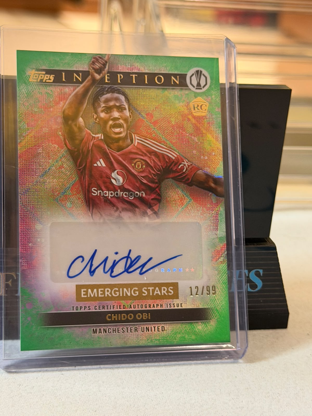 Chido Obi 12/99 – Emerging Stars Autograph (Green) Manchester United trading card, front