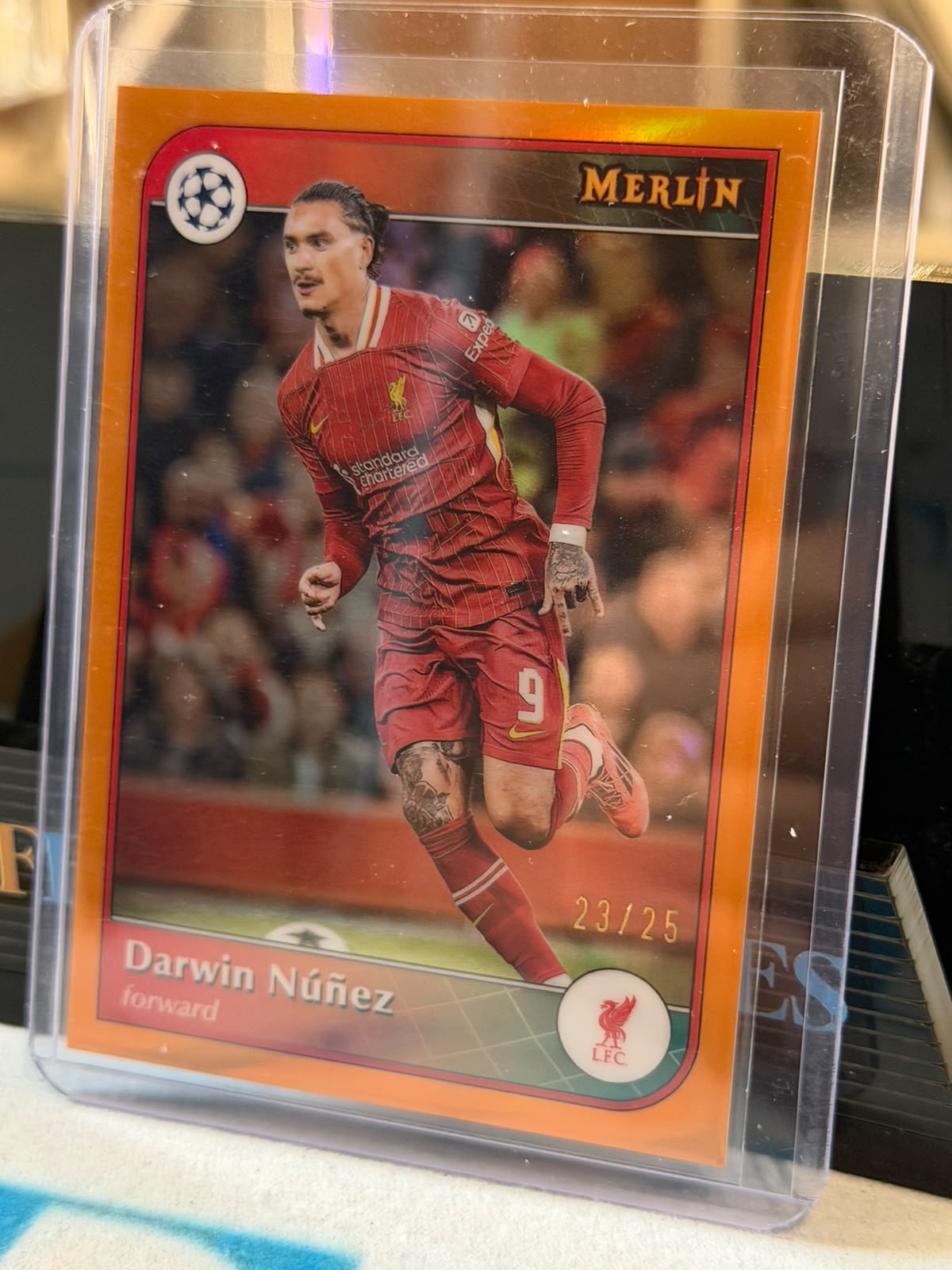Darwin Núñez 23/25 Base #118, Orange parallel – 2024/25 Topps Merlin Collections, front
