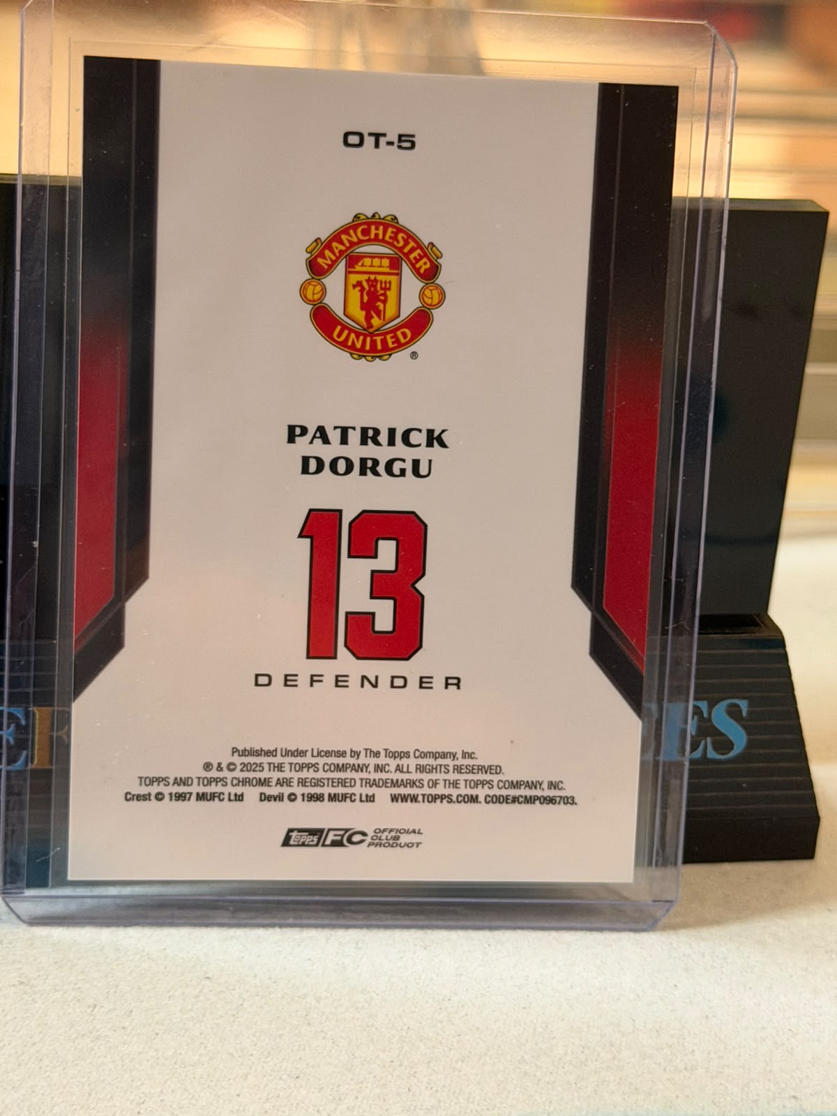 Patrick Dorgu 07/15 – Purple (OT-5) Manchester United trading card, back