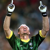 Glove signed by Claudio Taffarel