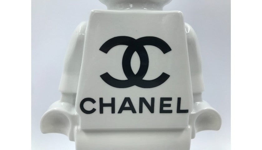 "Alter Ego Oscar White" - Sculpture by Alessandro Piano, back view
