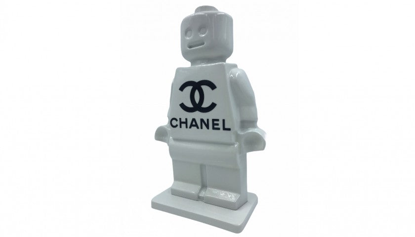 "Alter Ego Oscar White" - Sculpture by Alessandro Piano, front view