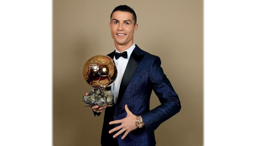 Additional angle of the Cristiano Ronaldo signed photograph