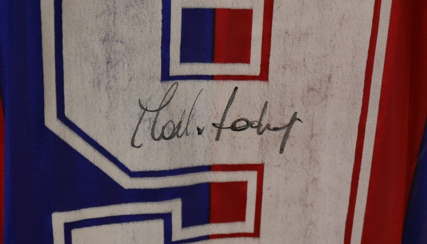 Michael Laudrup Signed Barcelona Shirt 1992/93, additional view