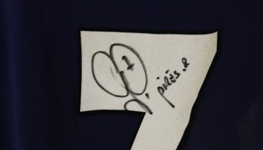 Robert Pires Signed Arsenal Shirt 2002/03, number 7 detail
