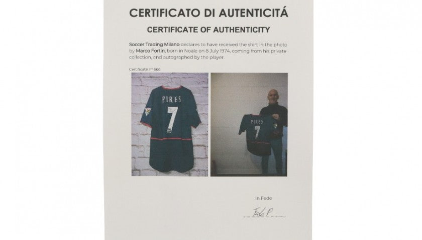 Robert Pires Signed Arsenal Shirt 2002/03, signature detail