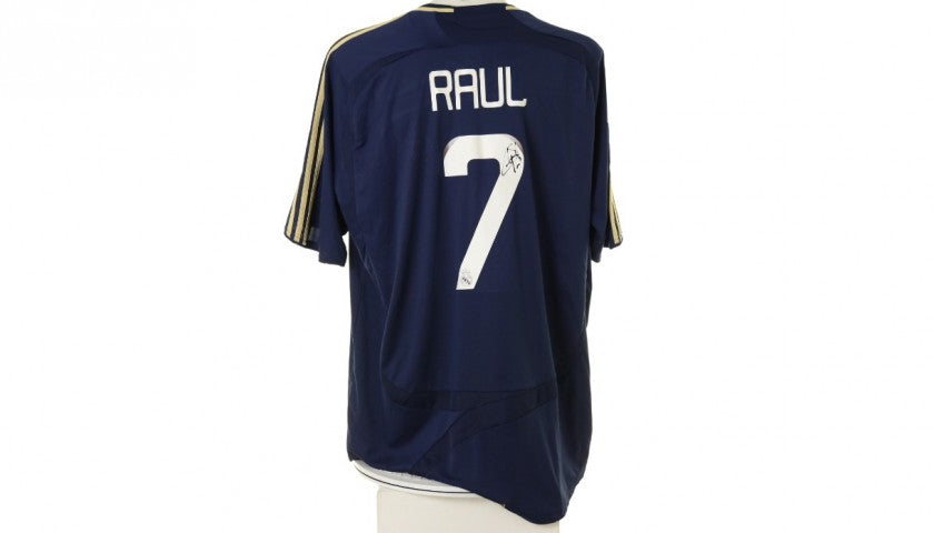 Raul Signed Real Madrid Shirt 2007/08, Real Madrid emblem detail