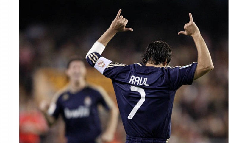 Raul Signed Real Madrid Shirt 2007/08, signature detail
