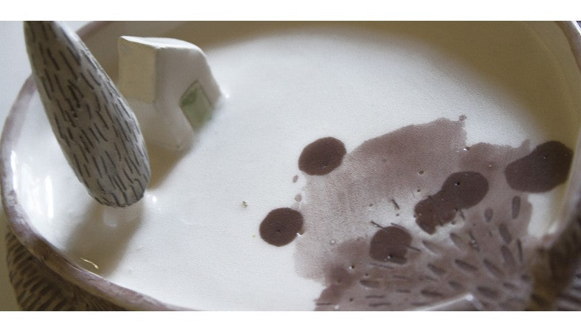 "La mia casa" by Sara Alavi, closed lid view